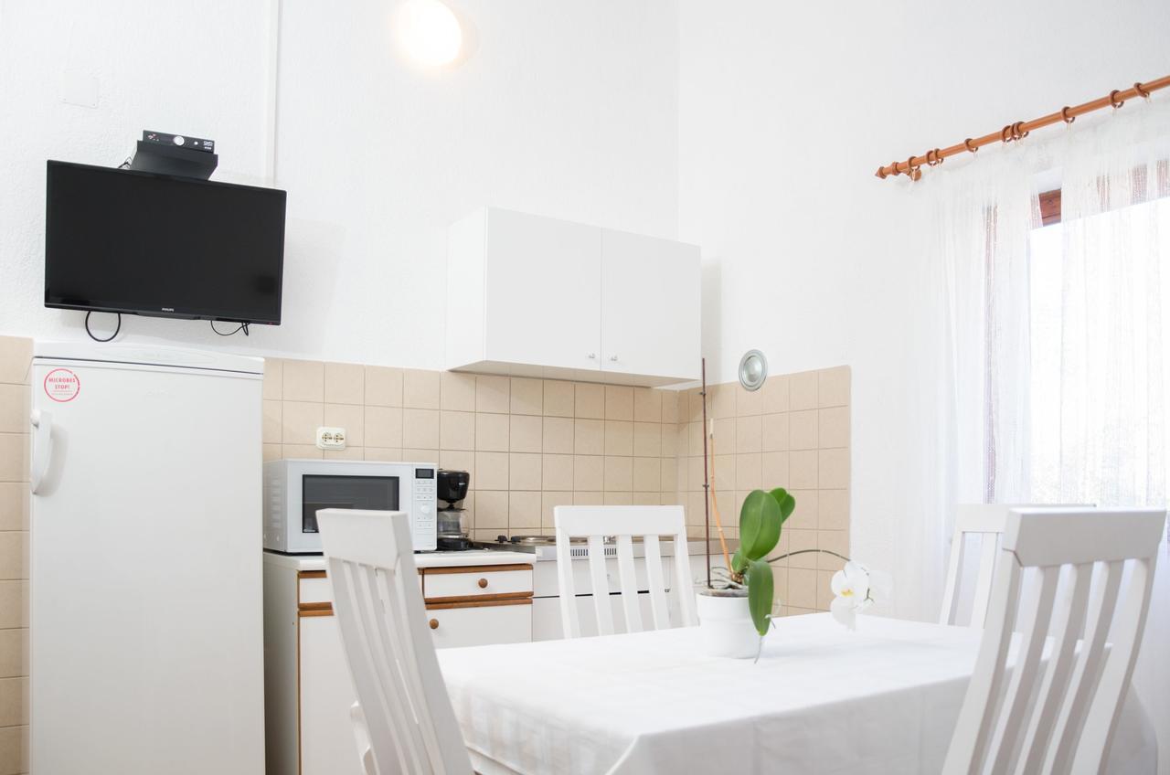 Apartments Sanja Sibinj Krmpotski Zewnętrze zdjęcie