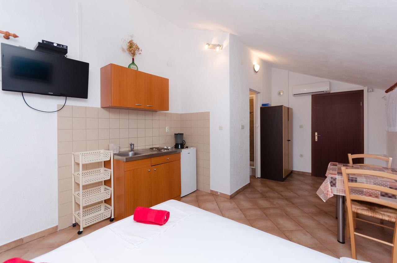 Apartments Sanja Sibinj Krmpotski Zewnętrze zdjęcie