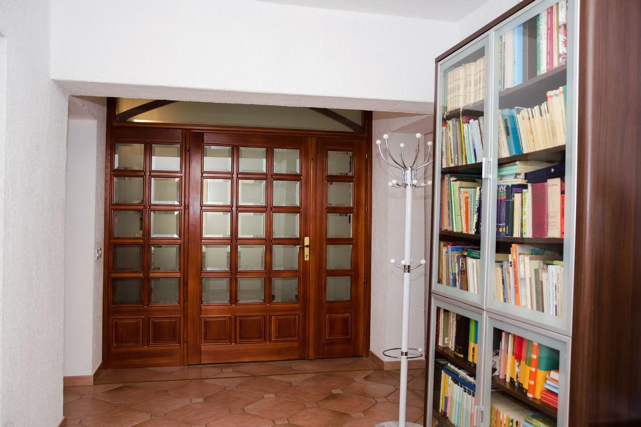 Apartments Sanja Sibinj Krmpotski Zewnętrze zdjęcie