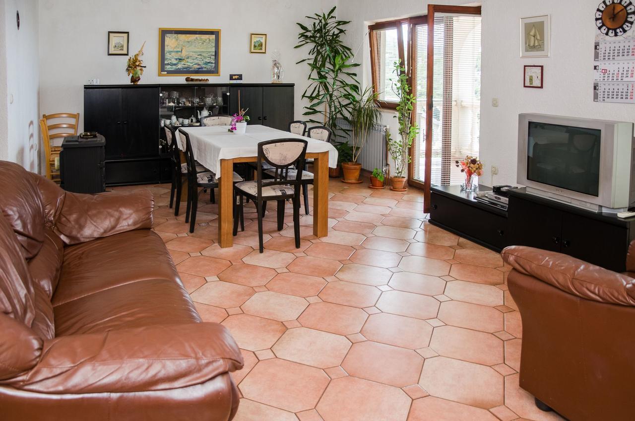Apartments Sanja Sibinj Krmpotski Zewnętrze zdjęcie