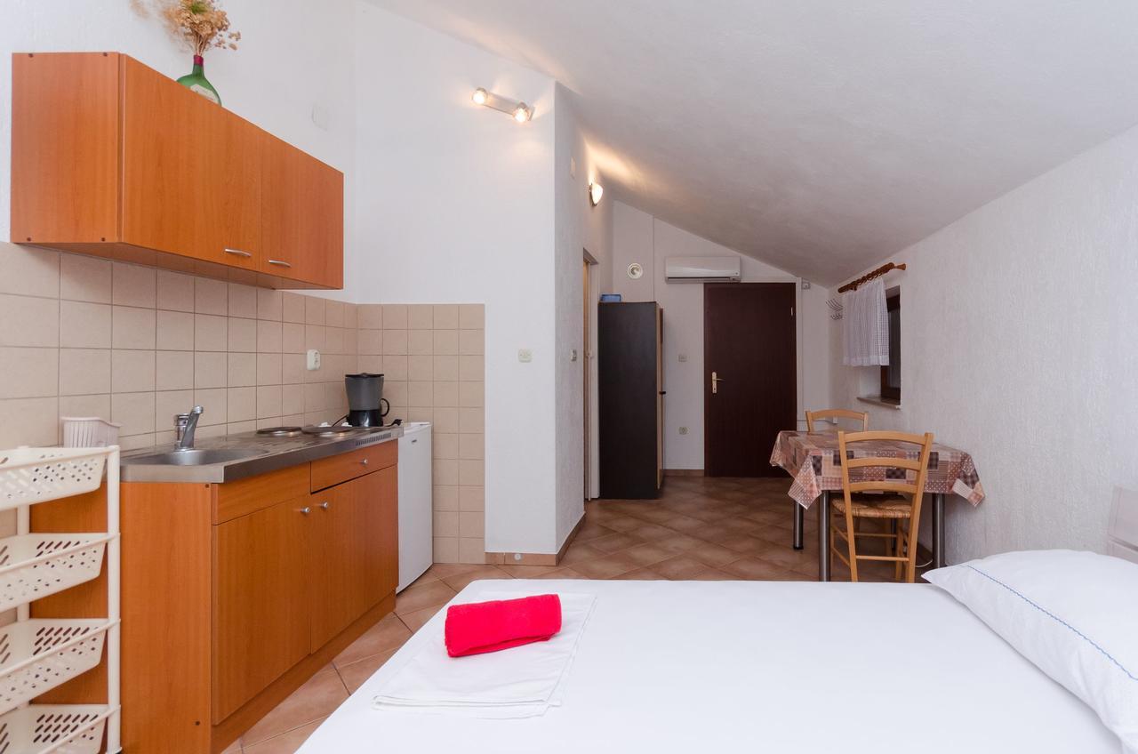Apartments Sanja Sibinj Krmpotski Zewnętrze zdjęcie