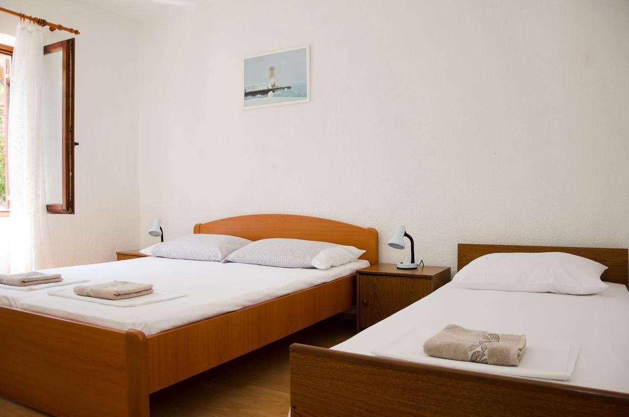 Apartments Sanja Sibinj Krmpotski Zewnętrze zdjęcie