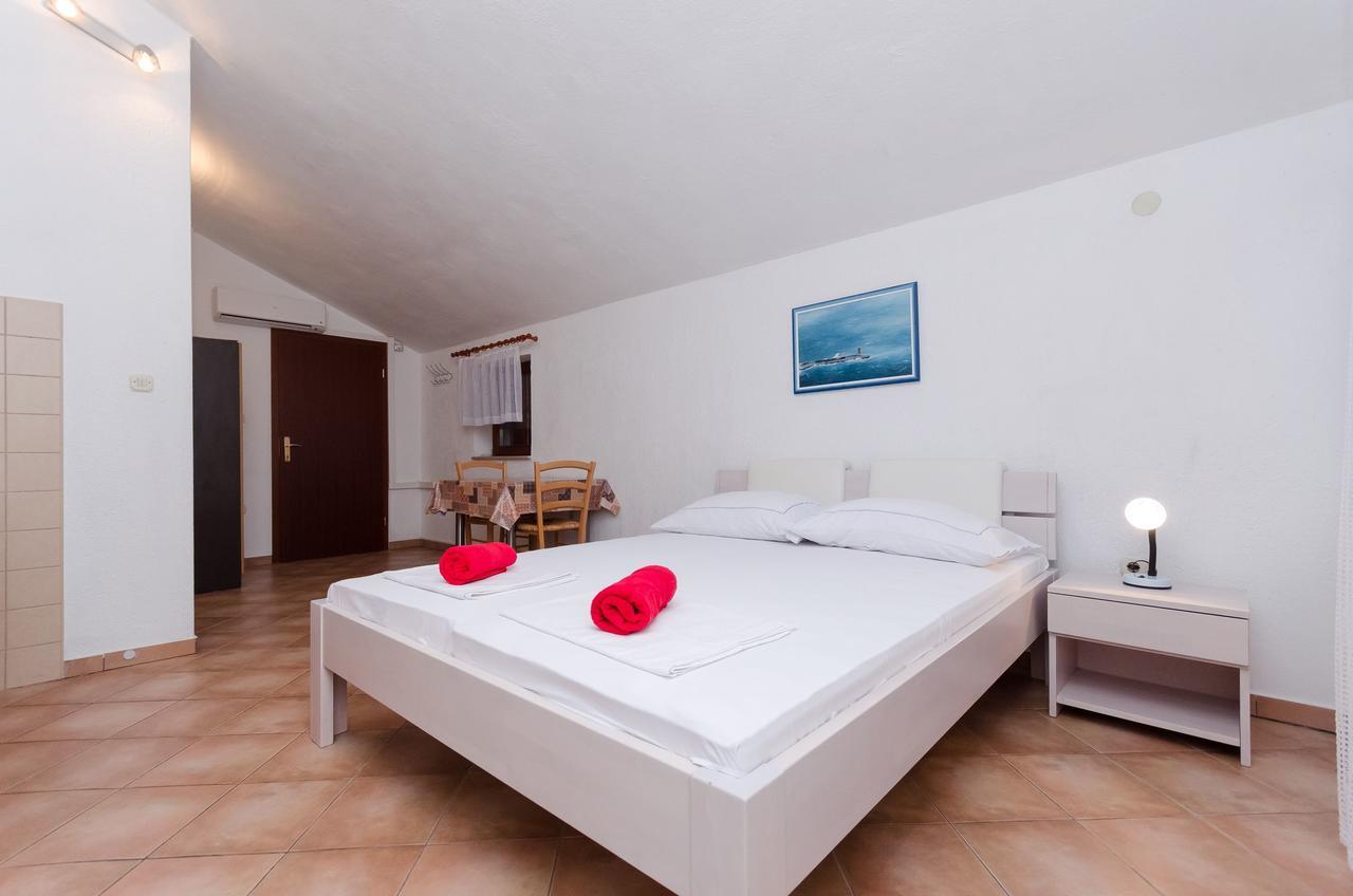 Apartments Sanja Sibinj Krmpotski Zewnętrze zdjęcie
